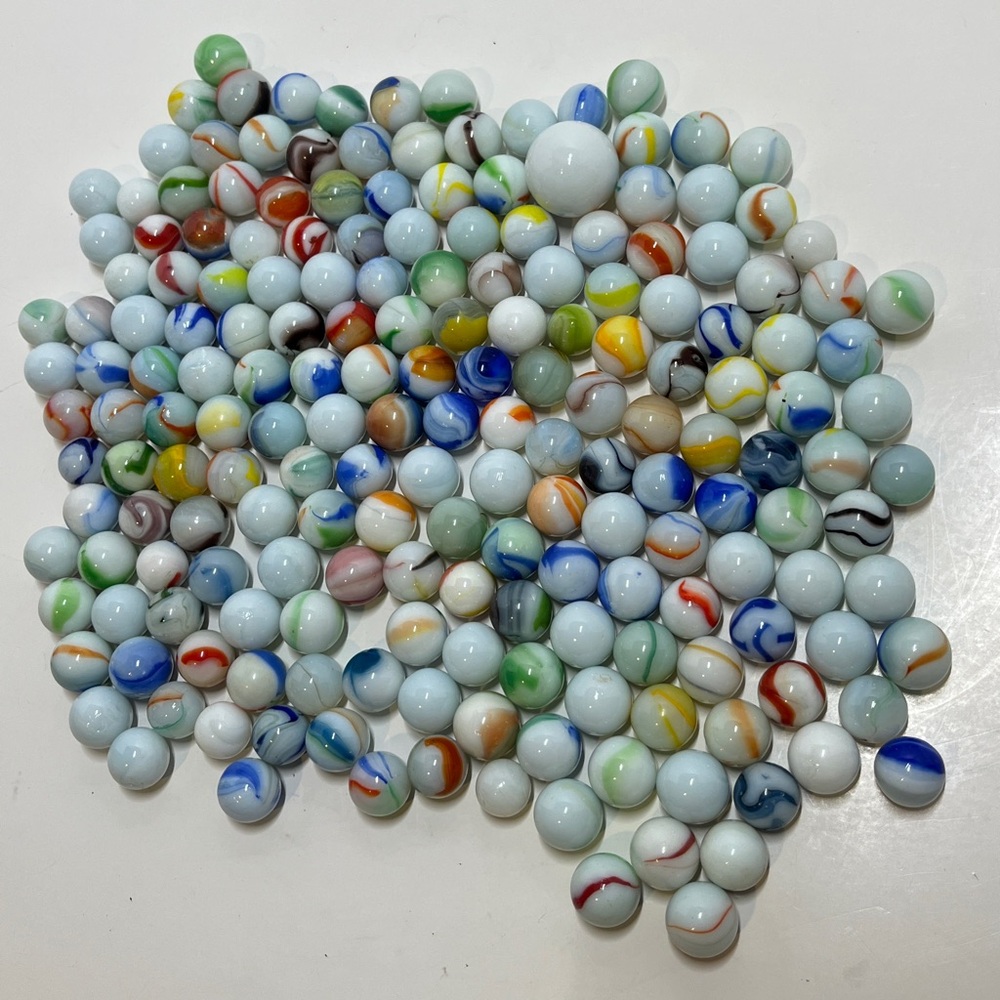 190+ Vintage Milk Glass Marble Lot Beautiful Unique Swirls Multi Coloured Solid